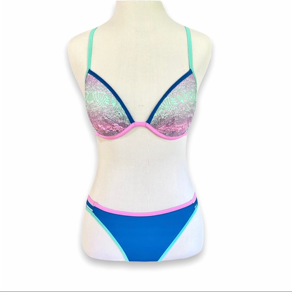 NWOT VS The Fabulous Crochet Lace Cheeky Bikini